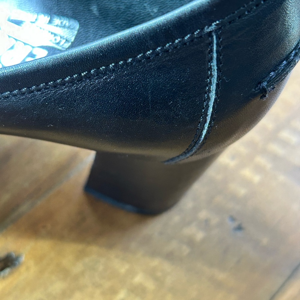 ***SOLD***
Vintage Women’s Salvatore Ferragamo Brass Horse-bit Heeled Loafers - Picture 14 of 16